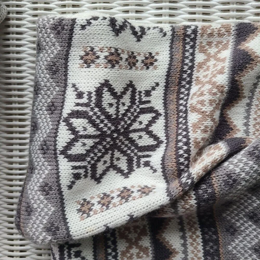 NWOT The Original MUK LUK Reversible Set Beanie, Scarf, Wrist-Warmers, Gloves
